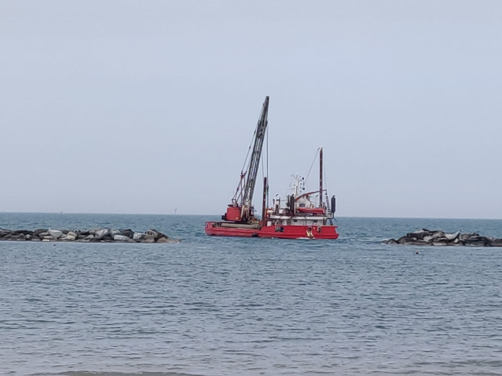 Iniziati i lavori sulla condotta a mare dell’impianto di sollevamento acque bianche di P.zza Volta