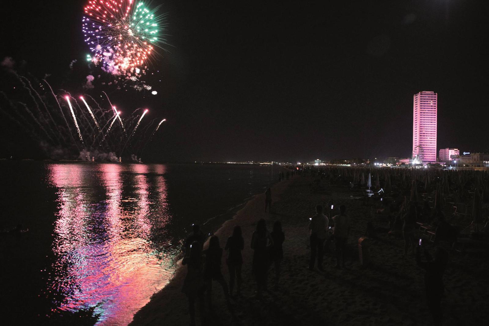 Venerdì 5 luglio Molella farà ballare la Notte Rosa di Cesenatico